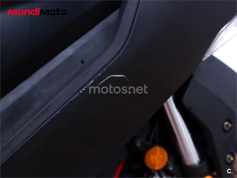 Kymco AK 550 – Vista 17