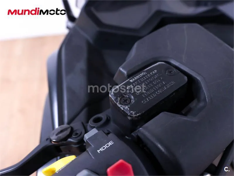 Kymco AK 550 – Vista 26