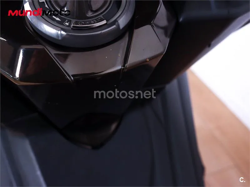 Kymco AK 550 – Vista 30
