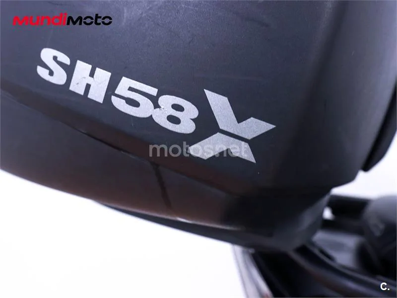 Kymco AK 550 – Vista 36