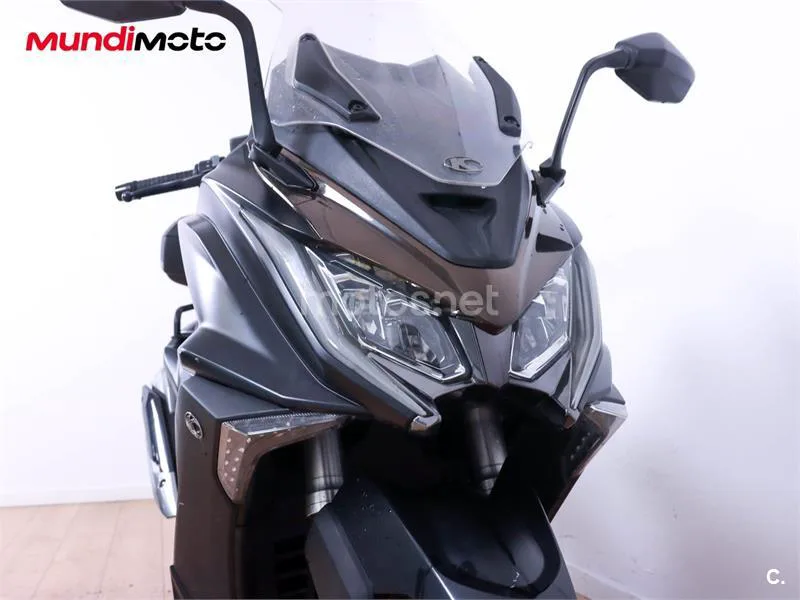 Kymco AK 550 – Vista 5