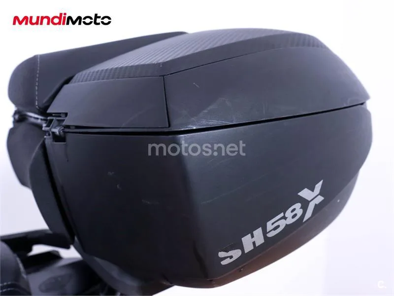 Kymco AK 550 – Vista 43
