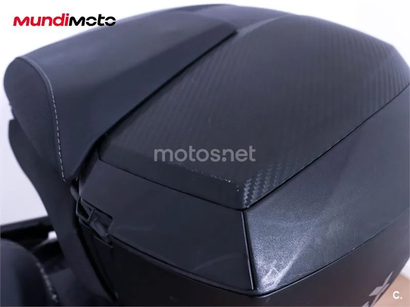 Kymco AK 550 – Vista 44