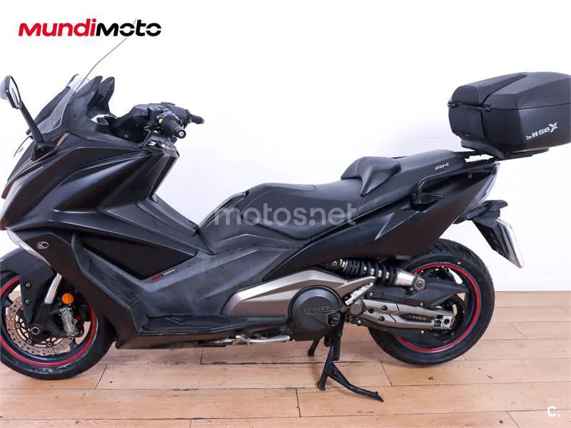 Kymco AK 550 – Vista 6