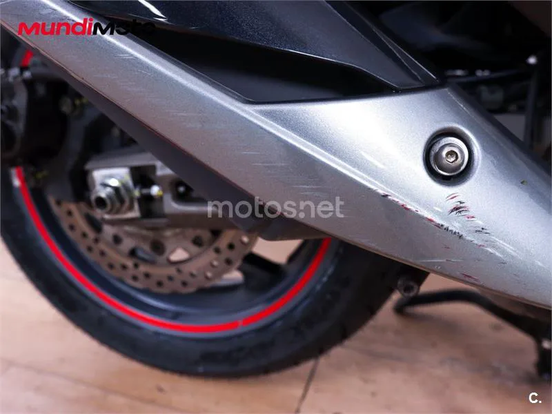 Kymco AK 550 – Vista 53