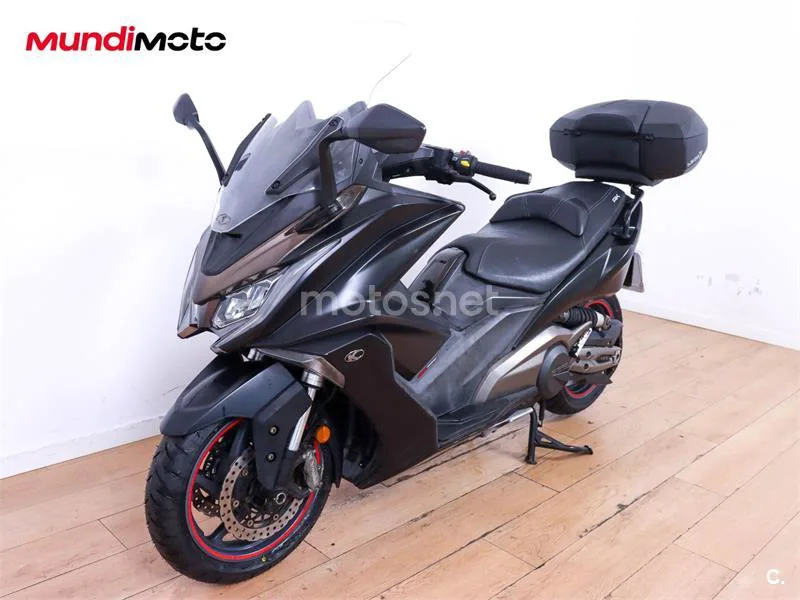 Kymco AK 550 – Vista 7