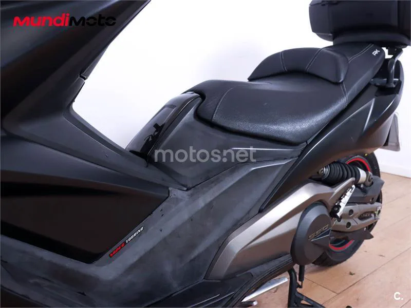 Kymco AK 550 – Vista 10