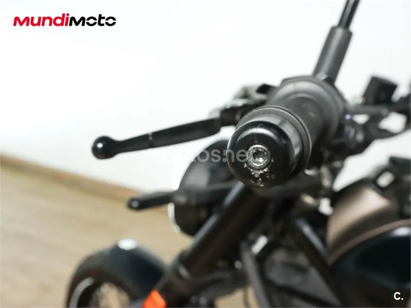 Husqvarna Svartpilen 401 – Vista 18