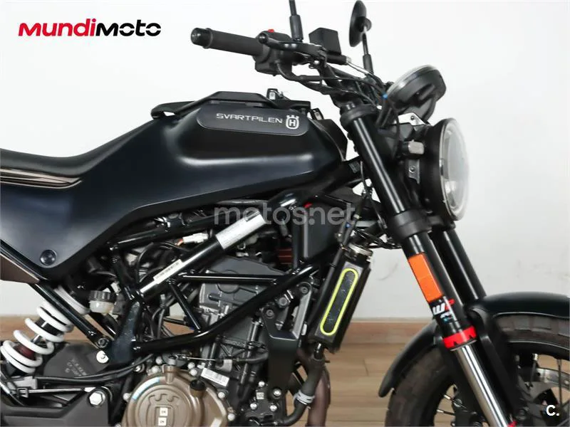 Husqvarna Svartpilen 401 – Vista 20