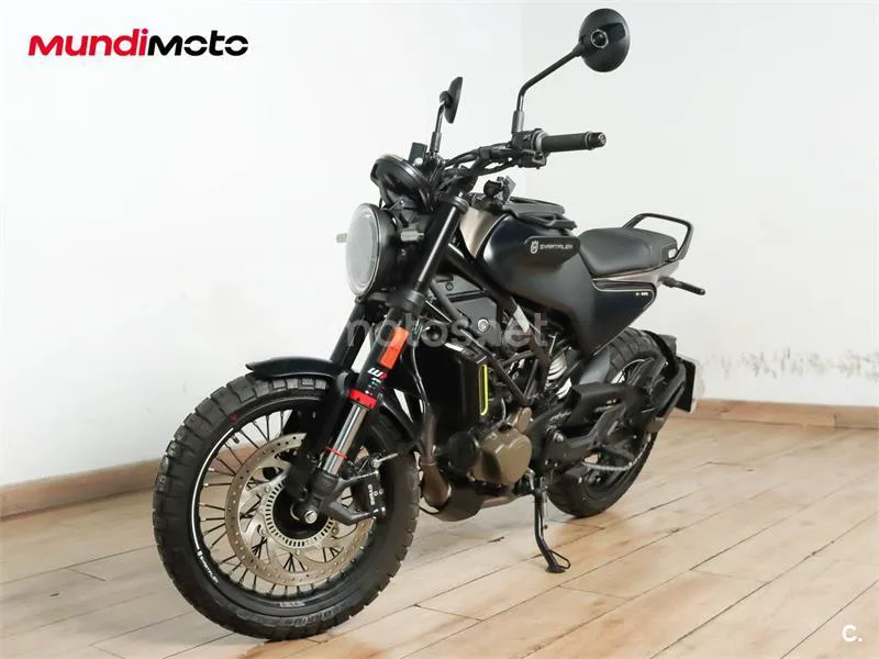 Husqvarna Svartpilen 401 – Vista 7