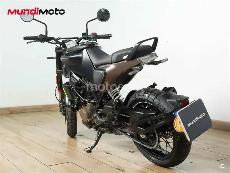 Husqvarna Svartpilen 401 – Vista 8