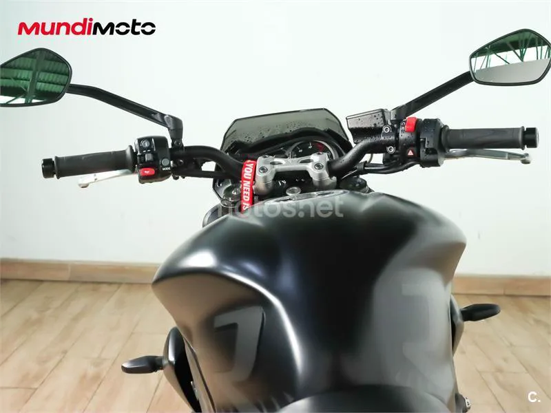 Triumph Street Triple – Vista 11