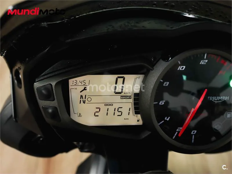 Triumph Street Triple – Vista 12