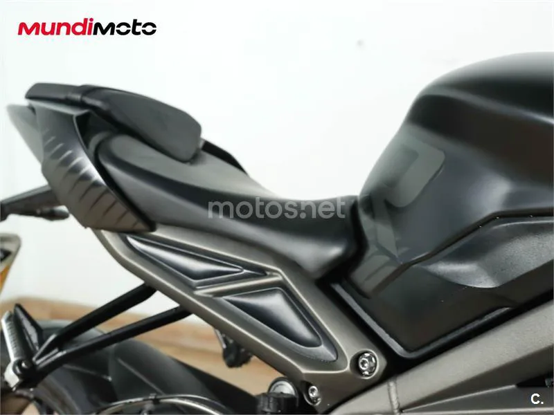 Triumph Street Triple – Vista 17