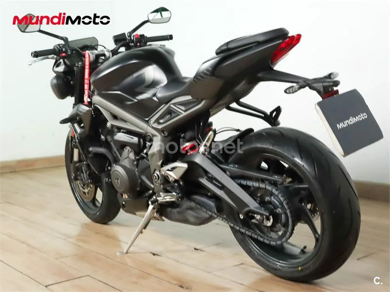Triumph Street Triple – Vista 8