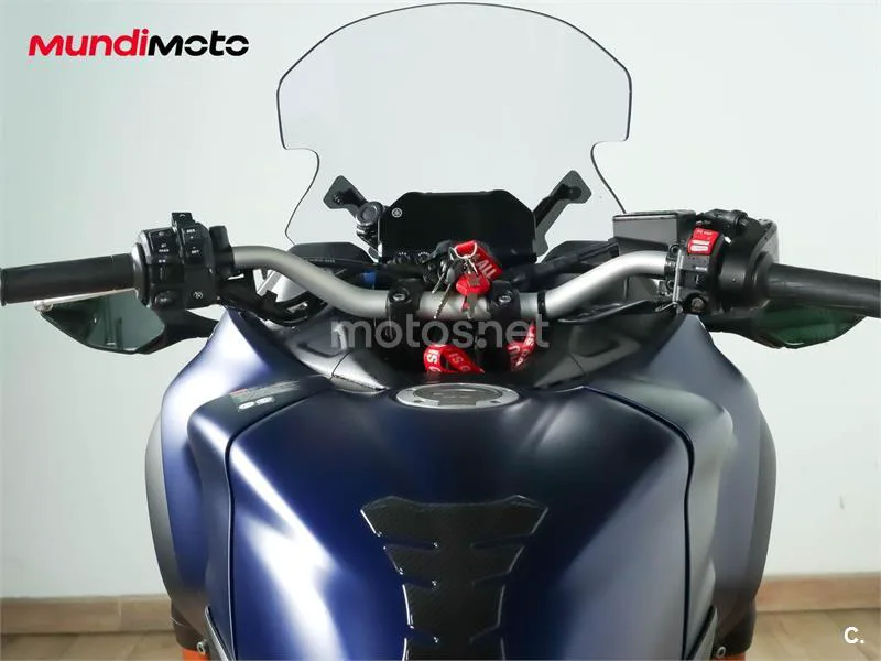 Yamaha Niken – Vista 11