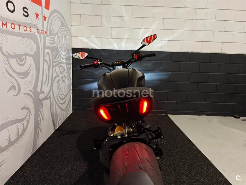 Ducati Diavel – Vista 12