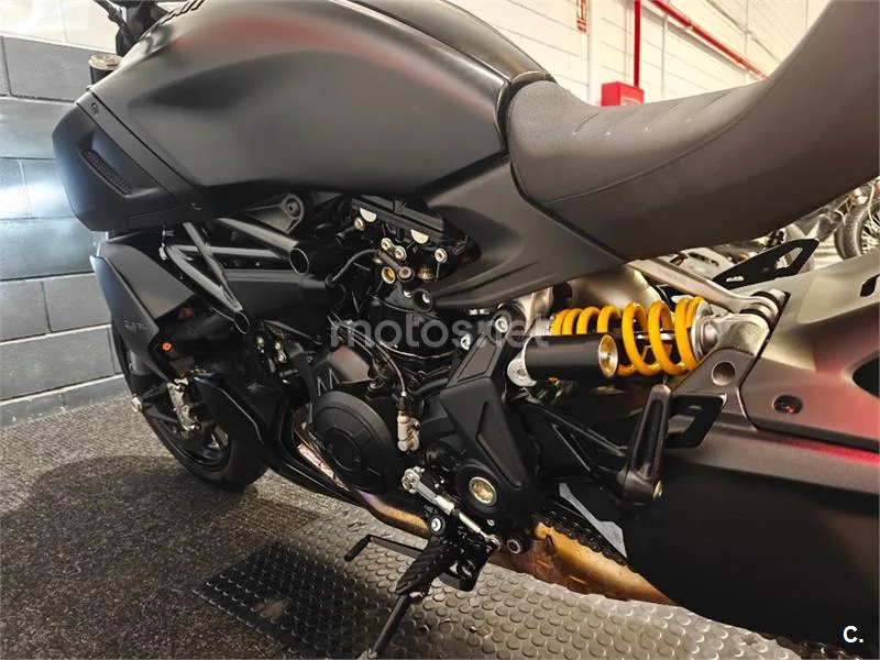 Ducati Diavel – Vista 15