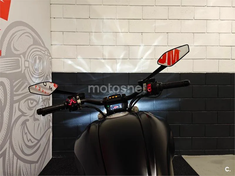 Ducati Diavel – Vista 7