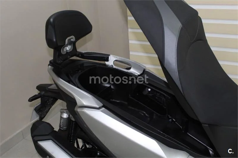 Honda ADV 350 – Vista 11