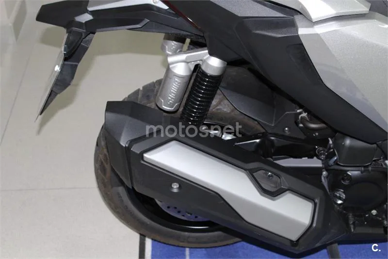 Honda ADV 350 – Vista 14