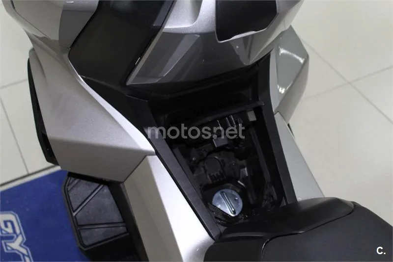 Honda ADV 350 – Vista 15