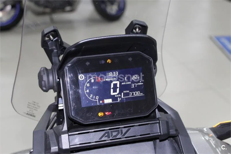 Honda ADV 350 – Vista 5