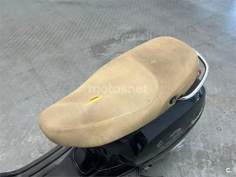 Vespa LX 125 – Vista 15