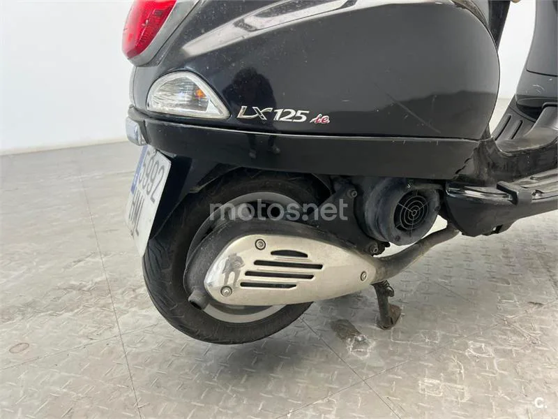 Vespa LX 125 – Vista 9