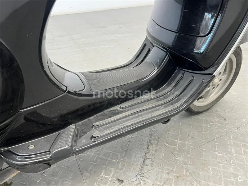 Vespa LX 125 – Vista 10
