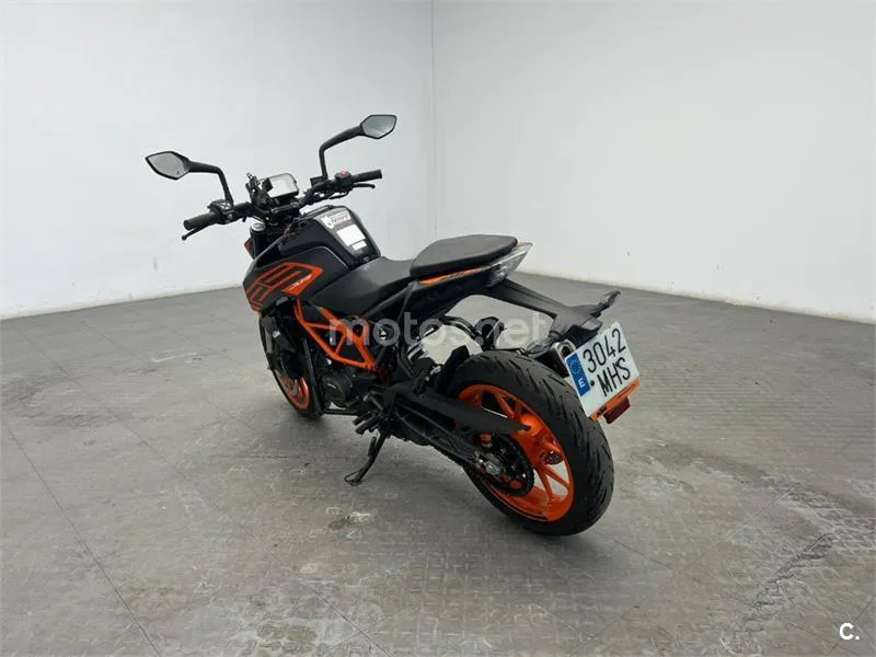 KTM 125 – Vista 6