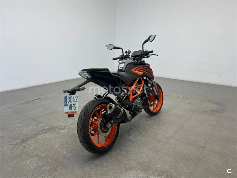 KTM 125 – Vista 8