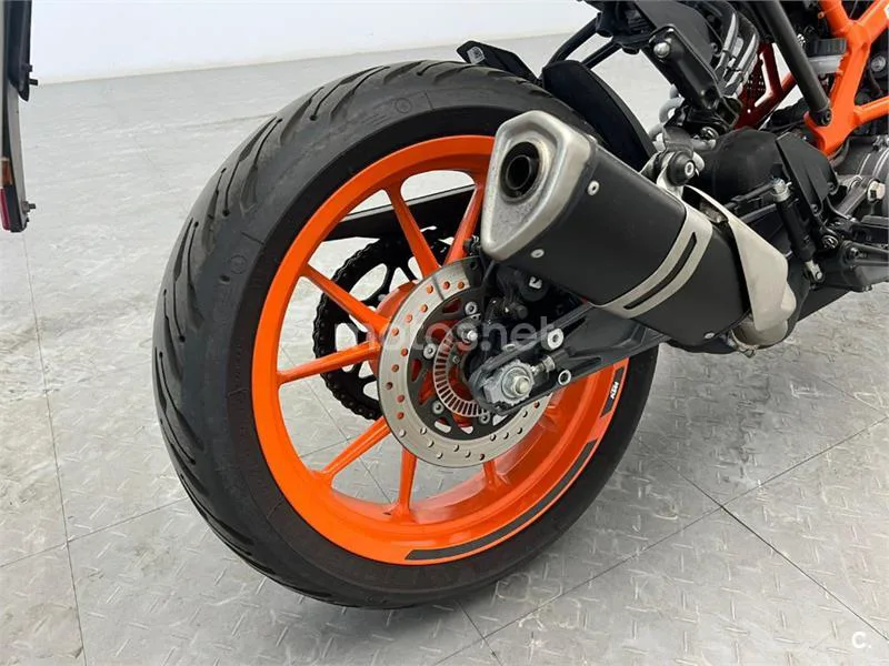 KTM 125 – Vista 9