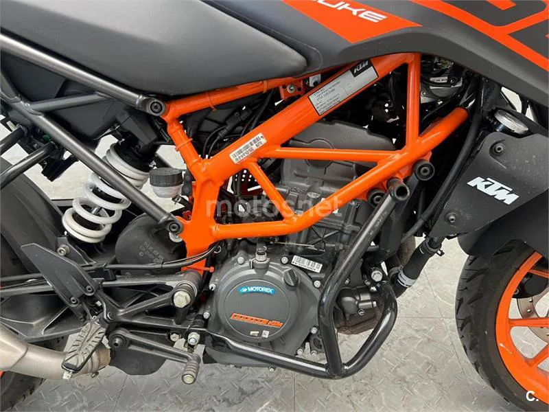 KTM 125 – Vista 10