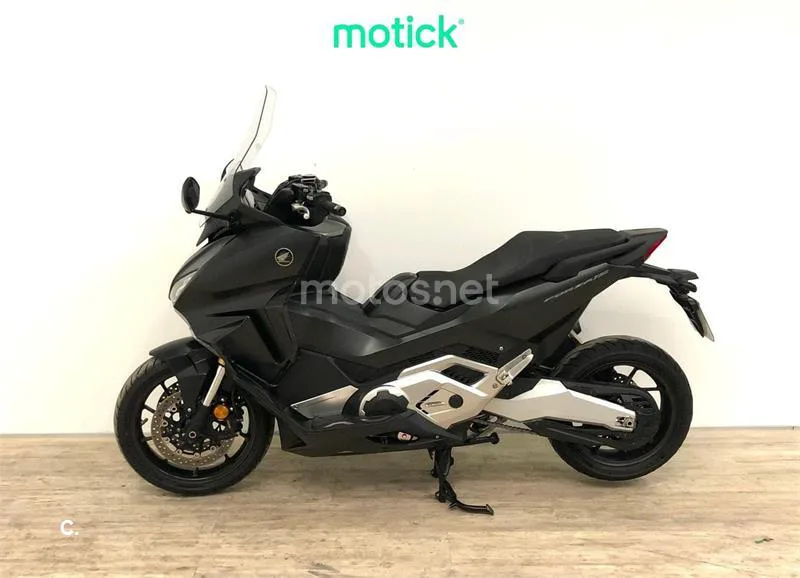 Honda Forza 750 – Vista 6
