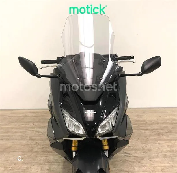 Honda Forza 750 – Vista 9
