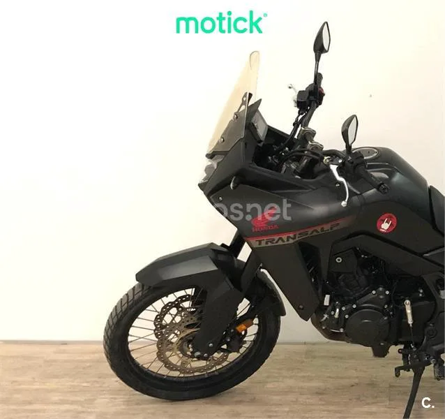 Honda XL 750 Transalp – Vista 7