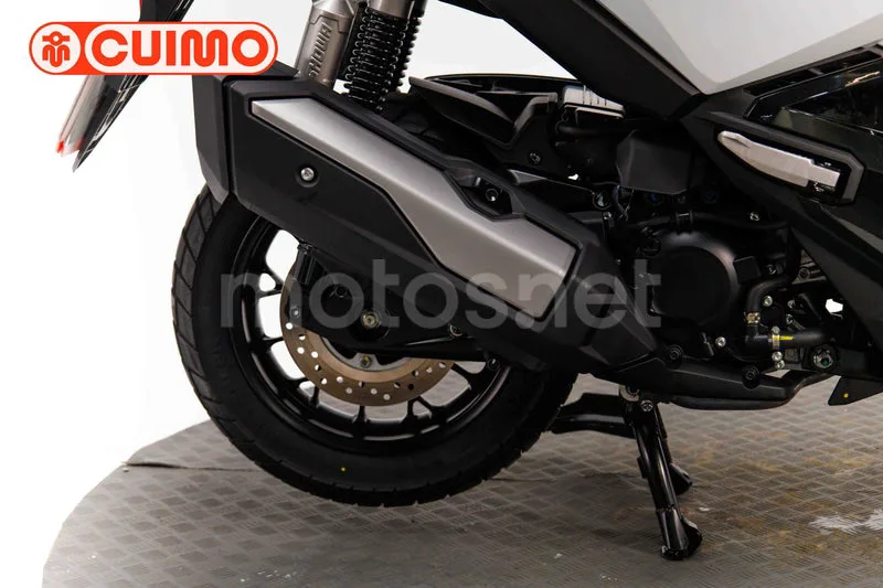 Honda ADV 350 – Vista 13