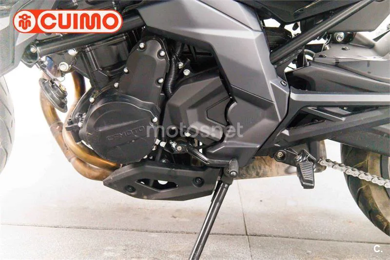 CFMOTO 650NK – Vista 23