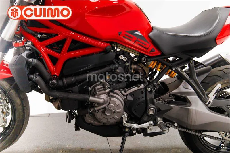 Ducati Monster 821 – Vista 25