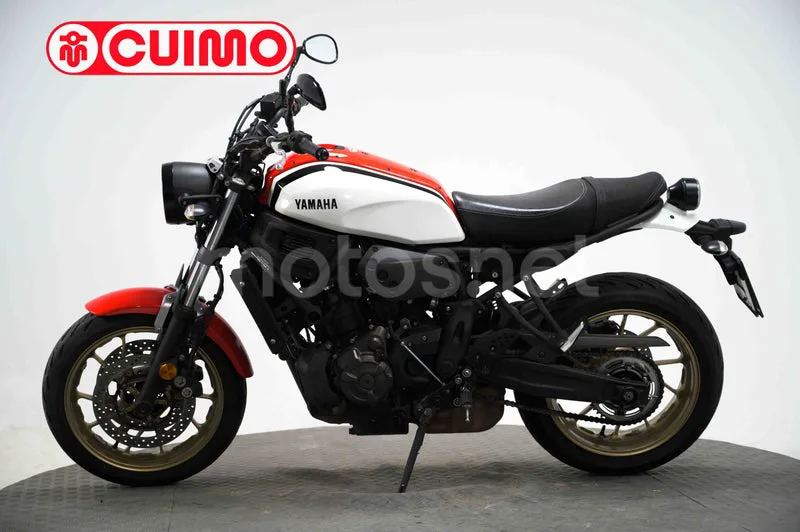 Yamaha XSR 700 – Vista 15