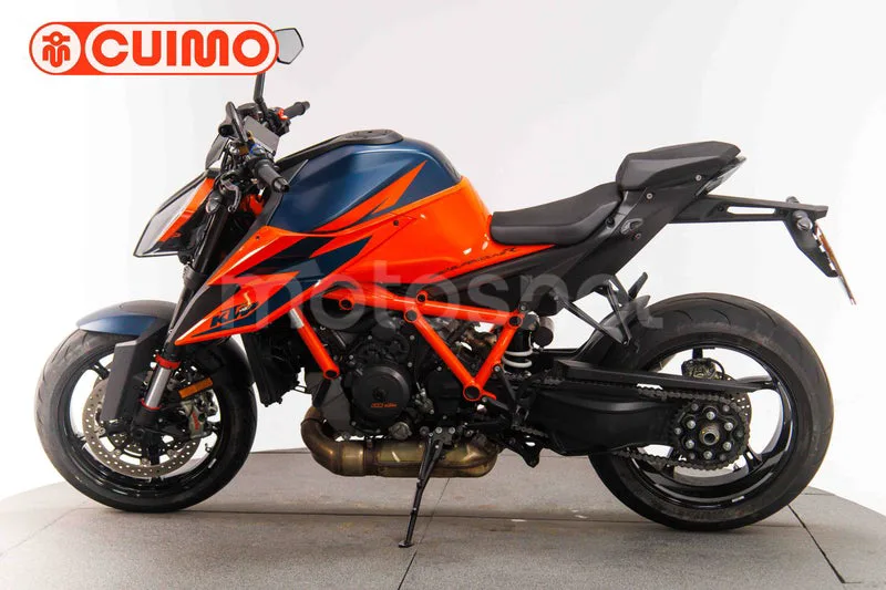 KTM 1290 Super Duke R – Vista 16