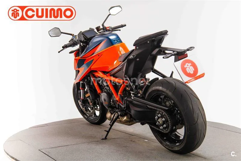 KTM 1290 Super Duke R – Vista 6