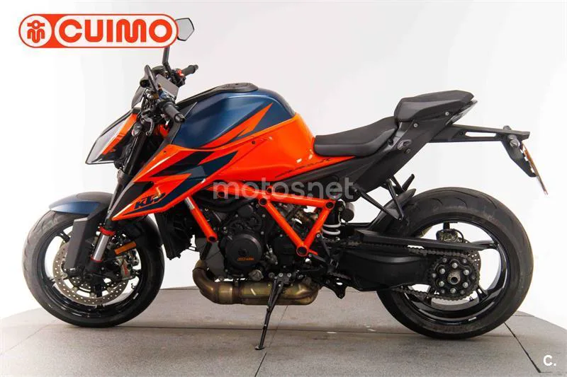 KTM 1290 Super Duke R – Vista 8