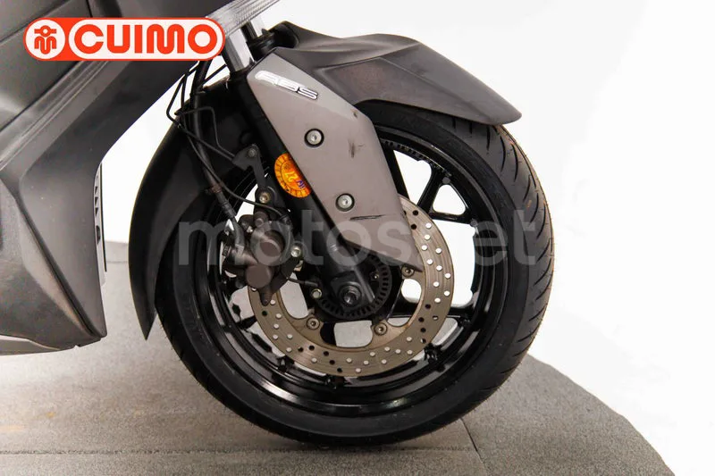 Yamaha XMAX 300 – Vista 13