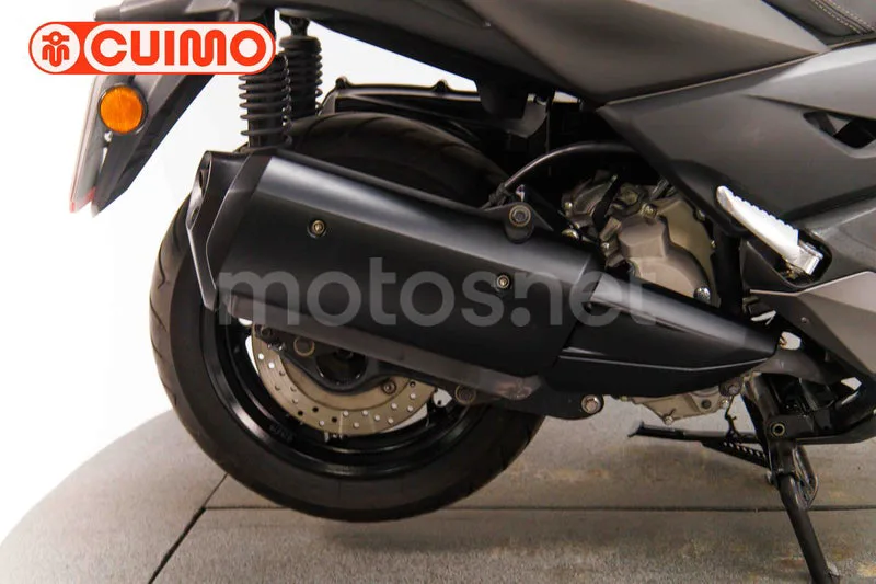 Yamaha XMAX 300 – Vista 14