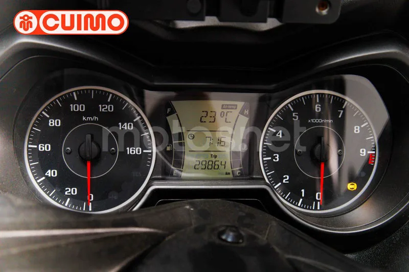 Yamaha XMAX 300 – Vista 23