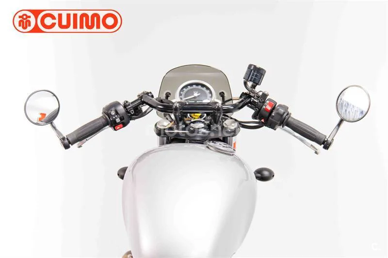 Triumph Street Twin – Vista 17