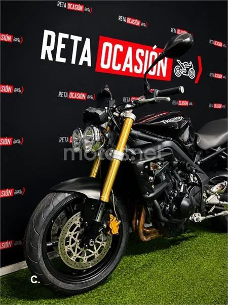 Triumph Street Triple – Vista 3