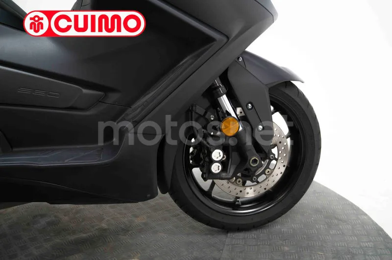 Yamaha TMAX 560 – Vista 14
